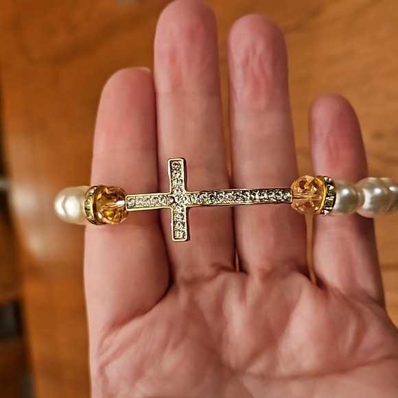 Elastic stretch CROSS BRACELET w pale pink, pearl and diamond rhinestones. - Picture 2 of 4